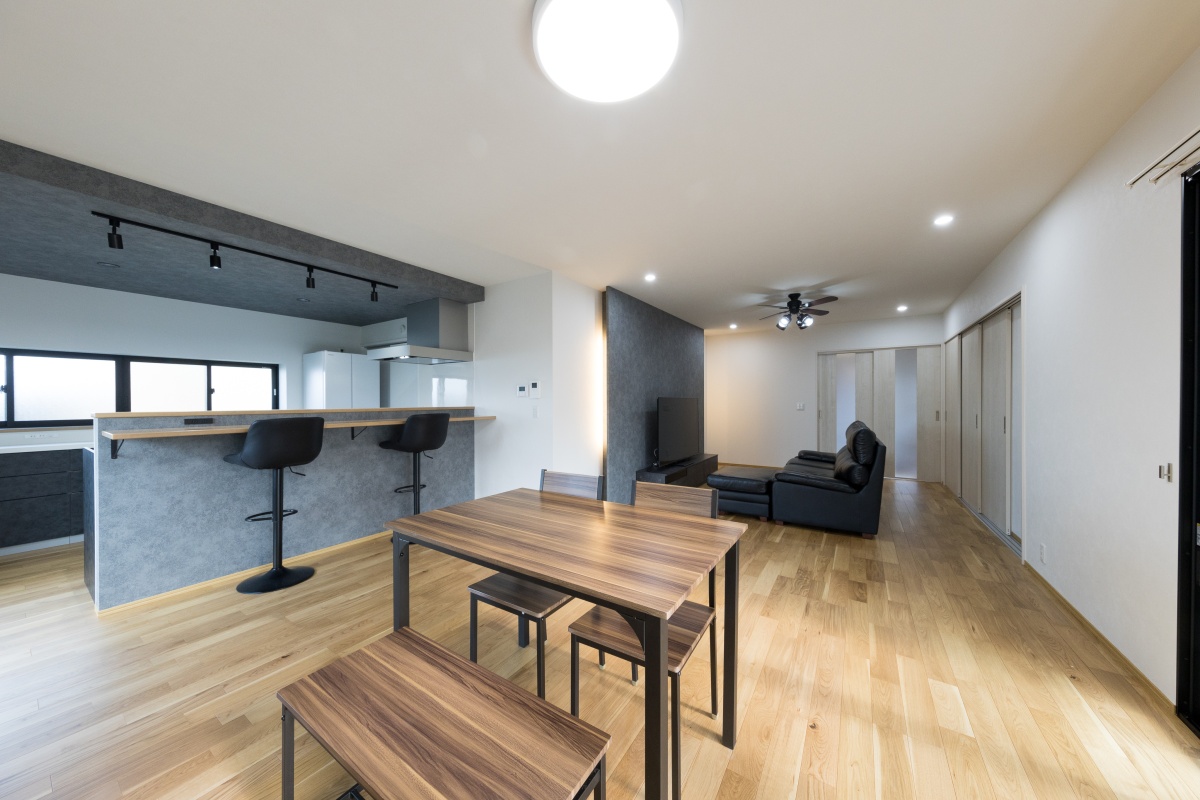 のびやかに暮らす──3人兄弟で育ったご夫婦が選んだ、未来まで心地よい住まい