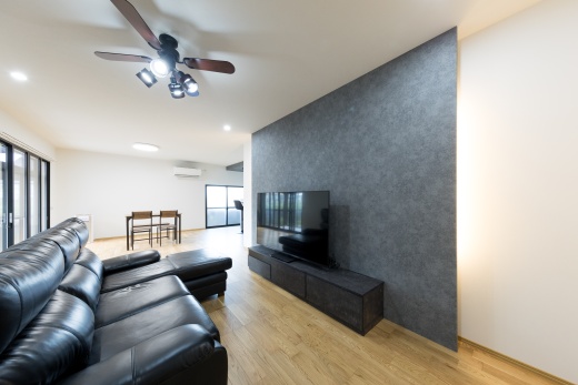 のびやかに暮らす──3人兄弟で育ったご夫婦が選んだ、未来まで心地よい住まい