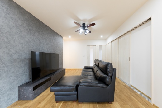 のびやかに暮らす──3人兄弟で育ったご夫婦が選んだ、未来まで心地よい住まい