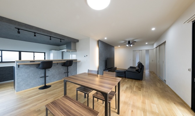 のびやかに暮らす──3人兄弟で育ったご夫婦が選んだ、未来まで心地よい住まい